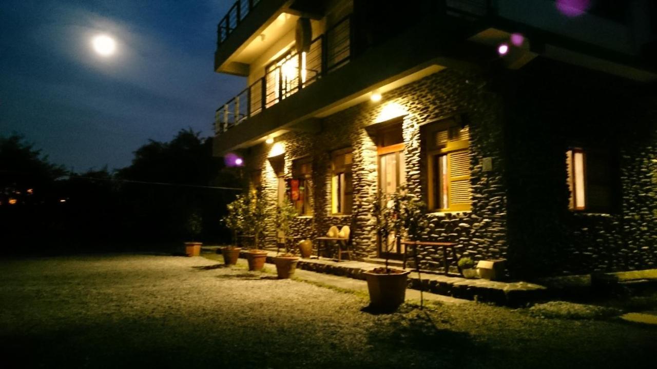 Yilan Stone House Homestay מראה חיצוני תמונה